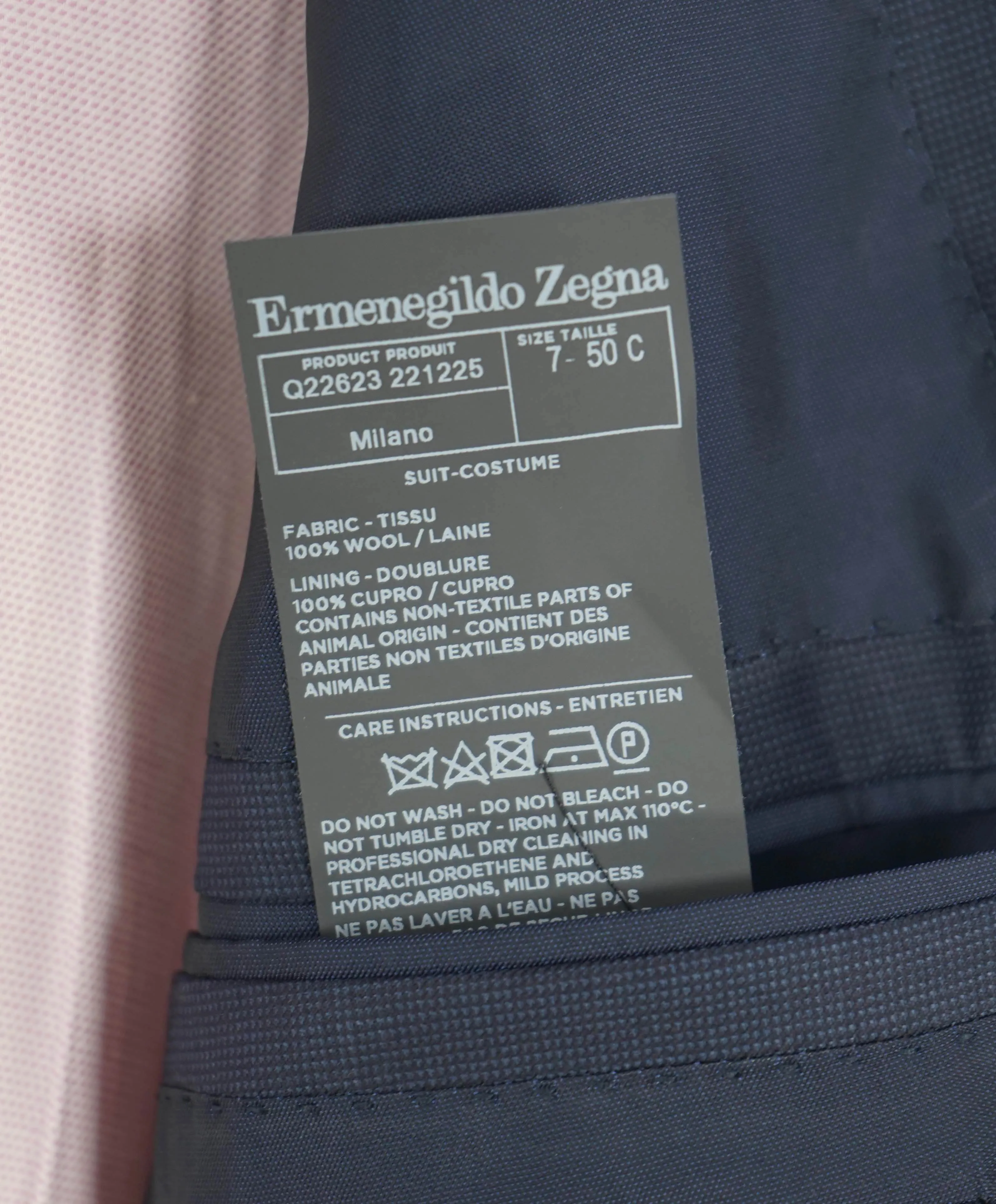 $3,250 ERMENEGILDO ZEGNA -"TROFEO" Navy Blue Birdseye Blazer - 40S