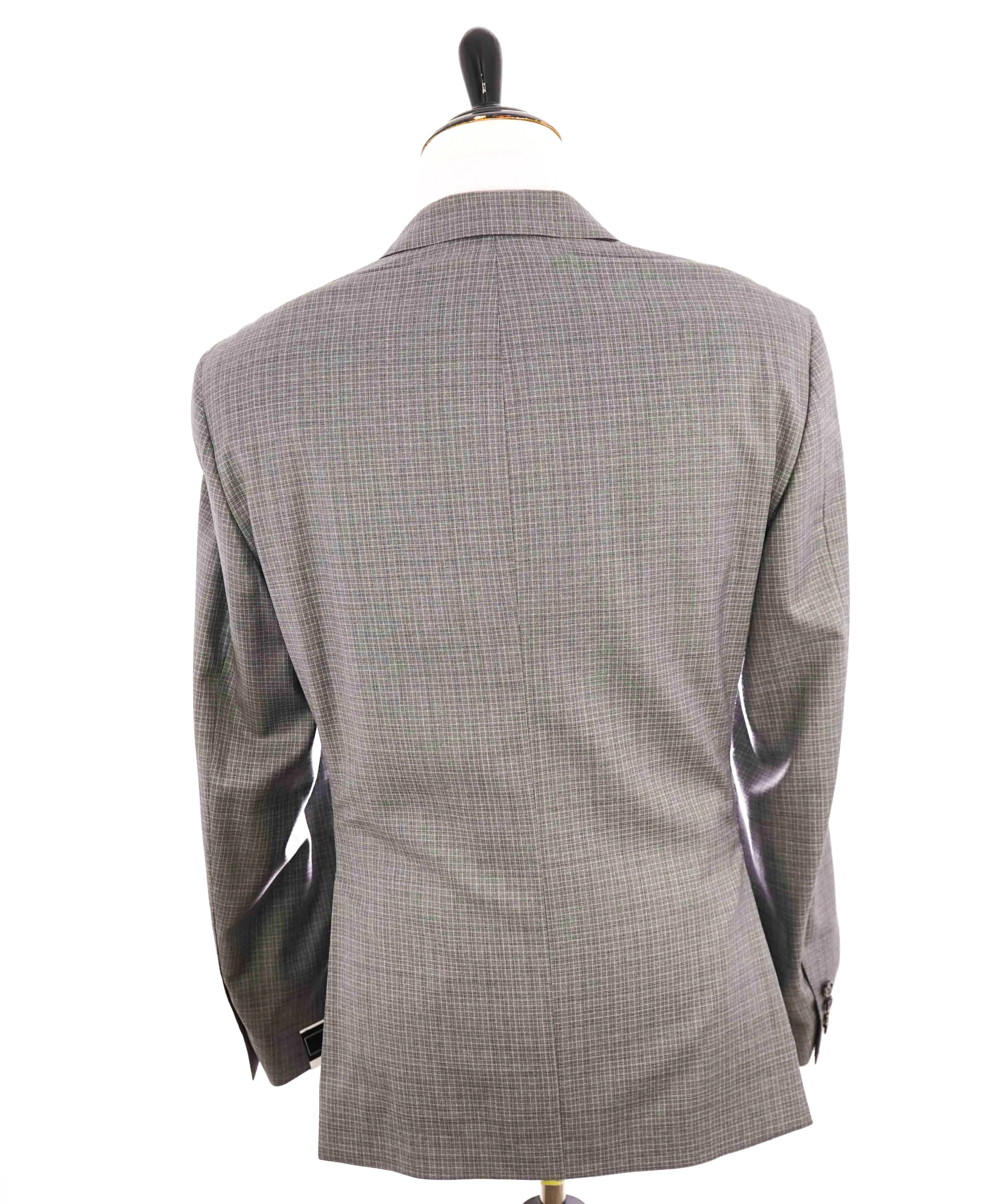 $995 SAMUELSOHN - Gray Check Notch Lapel Premium Grade Blazer - 44R