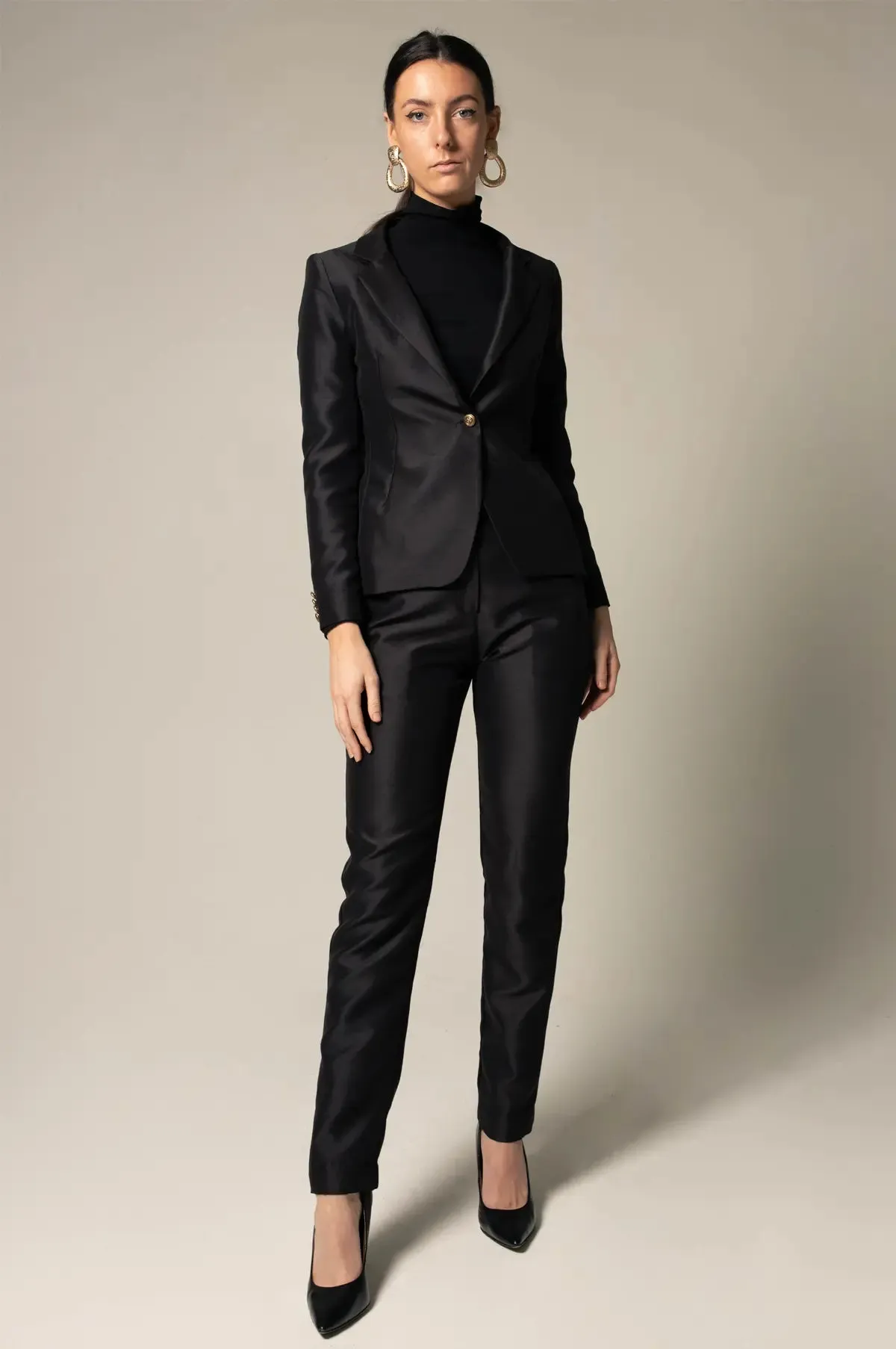 Sleek Black Blazer for the Modern Woman